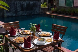 Outdoor dining - Deluxe Double Room - free breakfast (Siem reap)