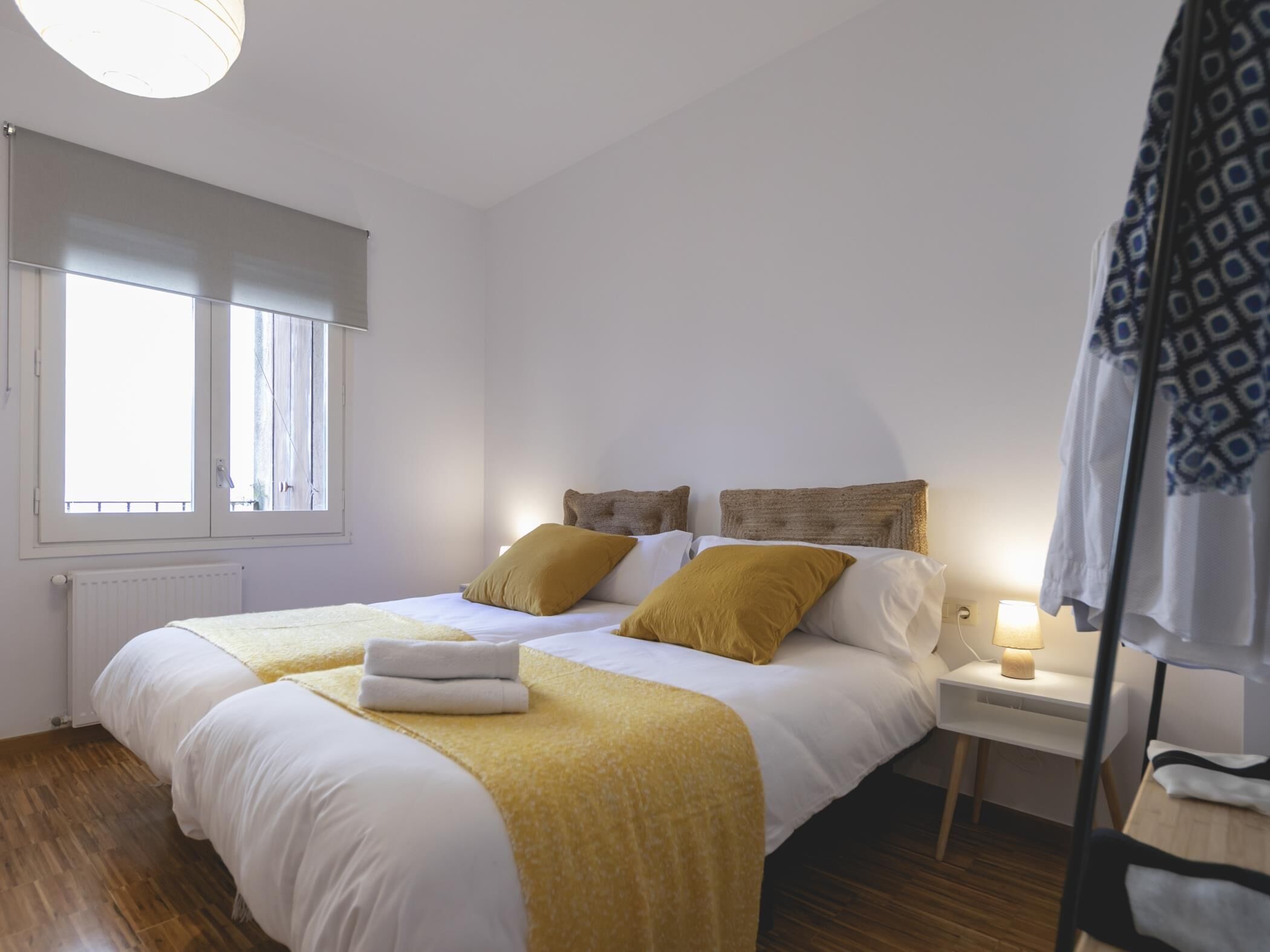 2 多间卧室、熨斗/熨衣板、上网接入、床单