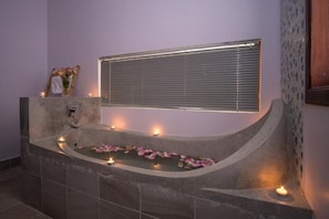 Spa - Deluxe Double Room - Room Only (Siem reap)