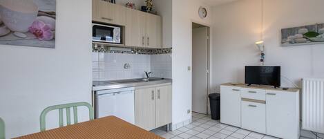 雪櫃、微波爐、爐具、咖啡機/沖茶器