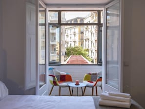 3 slaapkamers, een strijkplank/strijkijzer, internet, beddengoed