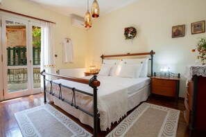 7 bedrooms, iron/ironing board, travel cot, WiFi