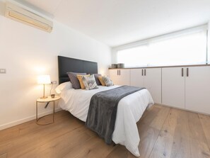1 bedroom, iron/ironing board, Internet, bed sheets