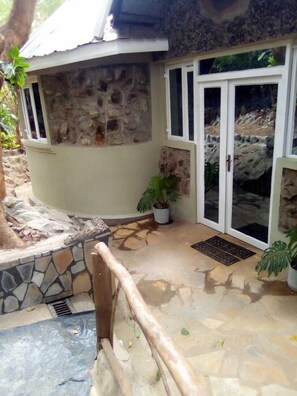 Family Cottage | Iron/ironing board, bed sheets - Rukenya Islands - Campsite (Kutus)