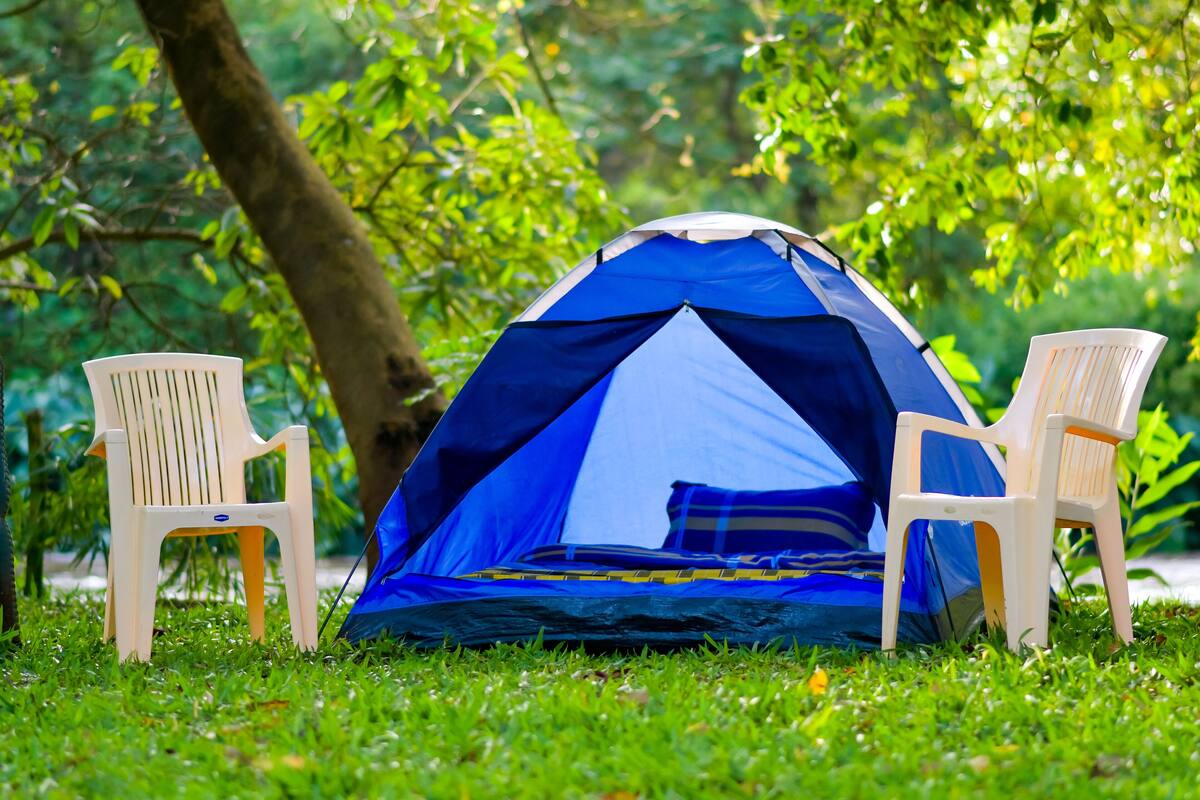 Classic Tent | Iron/ironing board, bed sheets
