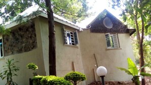 Family Cottage - Rukenya Islands - Campsite (Kutus)