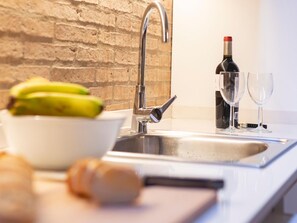 Fridge, microwave, oven, dishwasher - Sacsimort - Holiday Apartment Rental in Girona | Bravissimo (Girona)