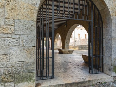 Bravissimo Sacsimort, spacious split-level apartment in Girona’s historic center