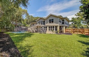 Exterior - 11 43rd Avenue by AvantStay | Pool + Close to Beach! (Isle of Palms)