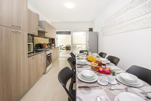 Apartment, 3 Bedrooms, Terrace | Private kitchen