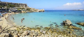 Summer Breeze Maisonette with Terrace by Getaways Malta