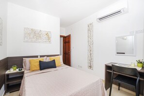 Apartament, 2 dormitoris (1) | 2 dormitoris, decoració individual, mobiliari individual i escriptori 