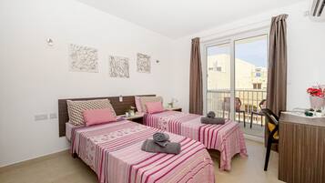 Superior Apartment, 2 Bedrooms (1) | Desk, blackout curtains, iron/ironing board, free cots/infant beds