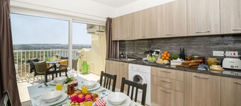 Summer Breeze Superior Apartment with Terrace by Getaways Malta