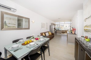 Appartement, 3 chambres | Salle à manger