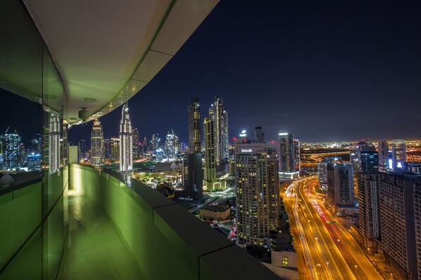 City view from property - Edens Dubai - Distinction (Dubai)