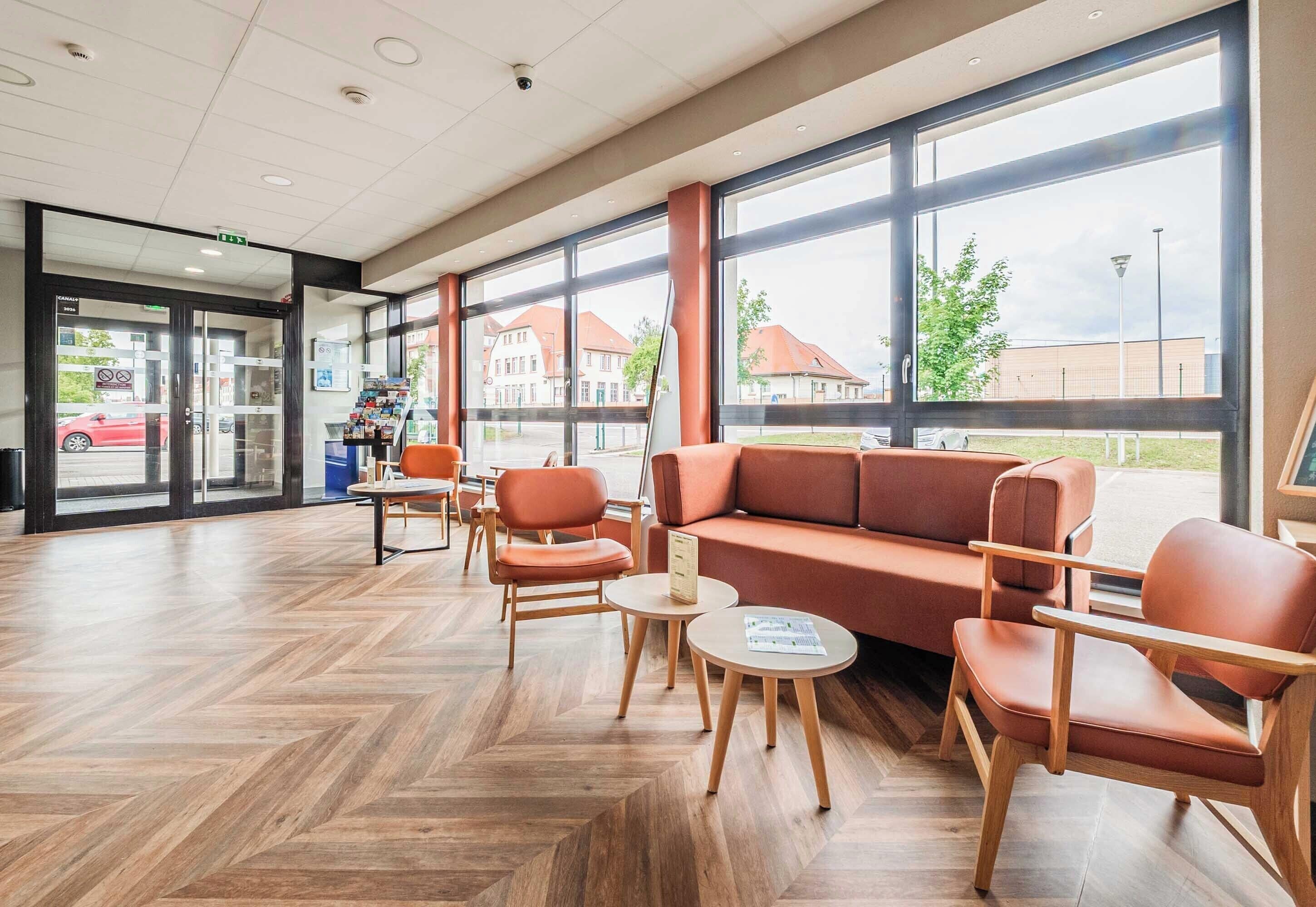 Coin salon dans le hall