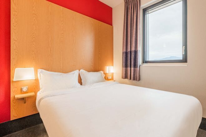 Skrivbord, ljudisolering, gratis wi-fi och sängkläder