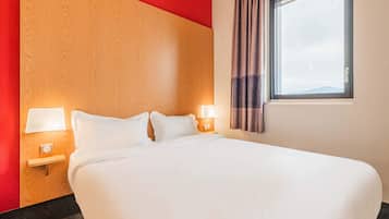 Bureau, chambres insonorisées, Wi-Fi gratuit, draps fournis