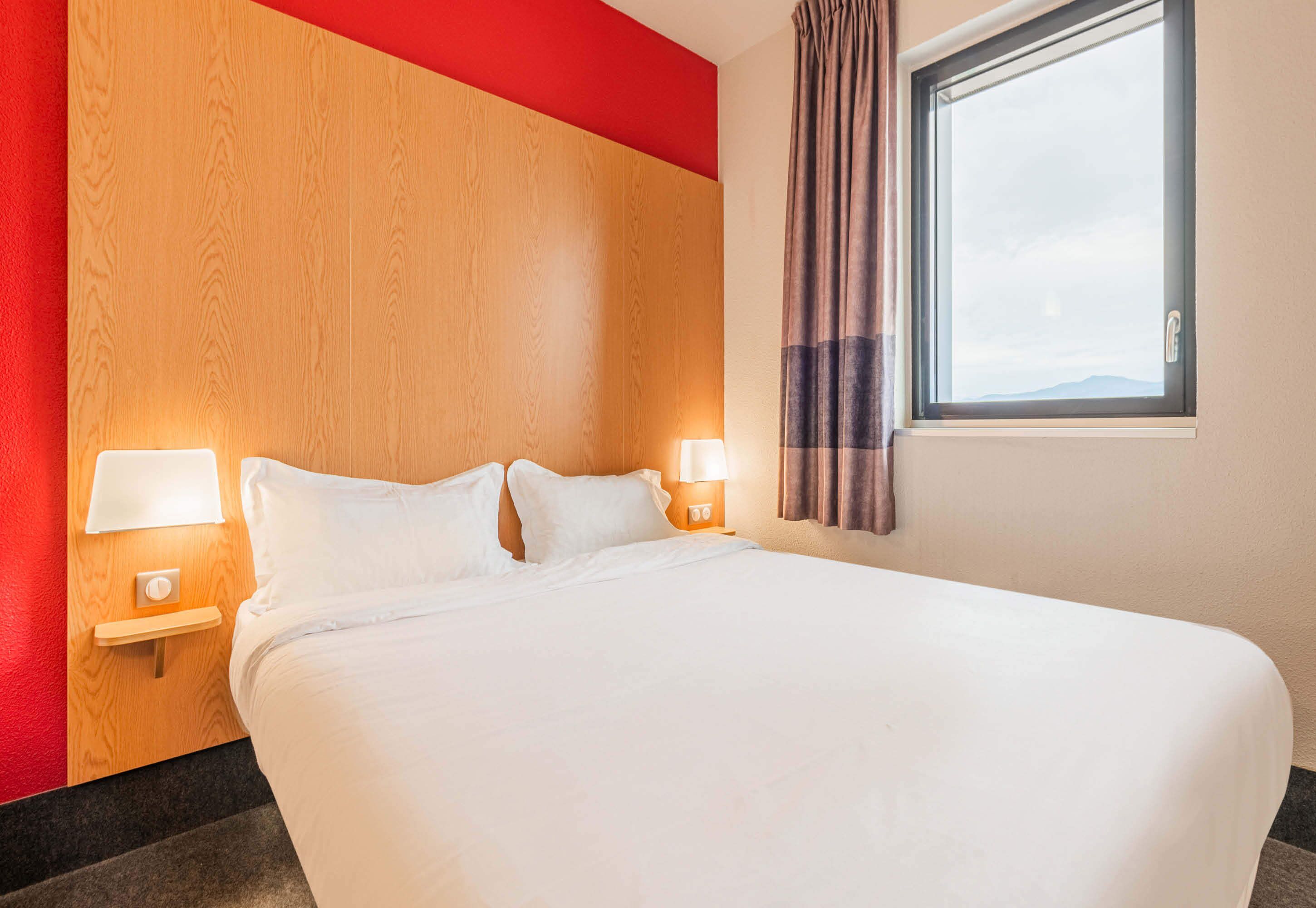 Double Room | Desk, soundproofing, free WiFi, bed sheets