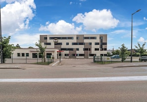 Front of property - B&B HOTEL Colmar Expo (Colmar)