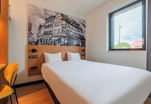 Quarto casal | Escrivaninha, quartos à prova de som, Wi-Fi de cortesia, roupa de cama