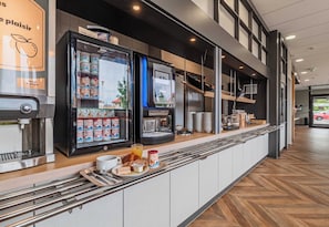 Daily to-go breakfast for a fee - B&B HOTEL Colmar Expo (Colmar)