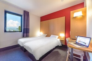 Twin Room | Desk, soundproofing, free WiFi, bed sheets - B&B HOTEL Colmar Expo (Colmar)