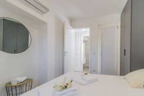 Bügeleisen/Bügelbrett, kostenloses WLAN, Bettwäsche