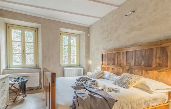 1 slaapkamer, een strijkplank/strijkijzer, gratis wifi, beddengoed
