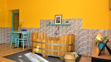 1 chambre, minibar, coffres-forts dans les chambres, bureau