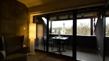 Honeymoon Apartment