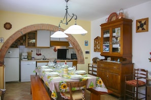 Espressomaschine, Kühlschrank, Mikrowelle, Geschirrspüler