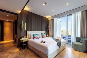 Luxury Apartment, 2 Bedrooms, Non Smoking, Sea View | Egyptian cotton sheets, premium bedding, memory-foam beds, in-room safe - EDEN'S Homes & Villas - FIVE Residences (Dubai)