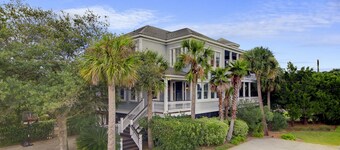 2701 Palm Boulevard by AvantStay | Steps to the Beach, Ping Pong, Putting Green