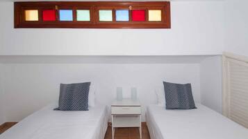 3 dormitorios, tabla de planchar con plancha, wifi gratis y ropa de cama