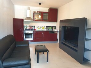 Căn hộ | Bếp riêng | Tủ lạnh, lò nướng, bếp nấu, máy rửa bát