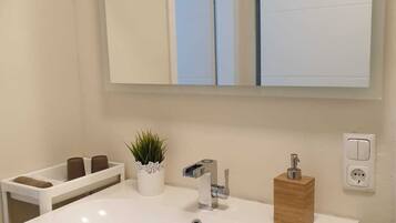 Apartment | Waschbecken im Bad