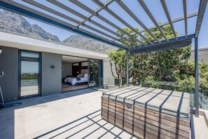 Exterior detail - Little Glen Views (Cape Town)