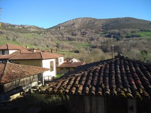 Appartamento familiare, camere comunicanti, vista montagna | Vista dalla camera