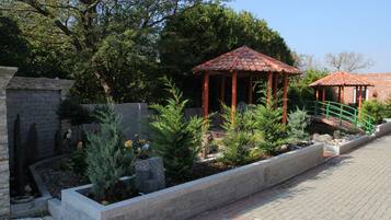 Superior dubbelrum - privat badrum - utsikt mot trÀdgÄrden (mit Balkon) | Exteriör