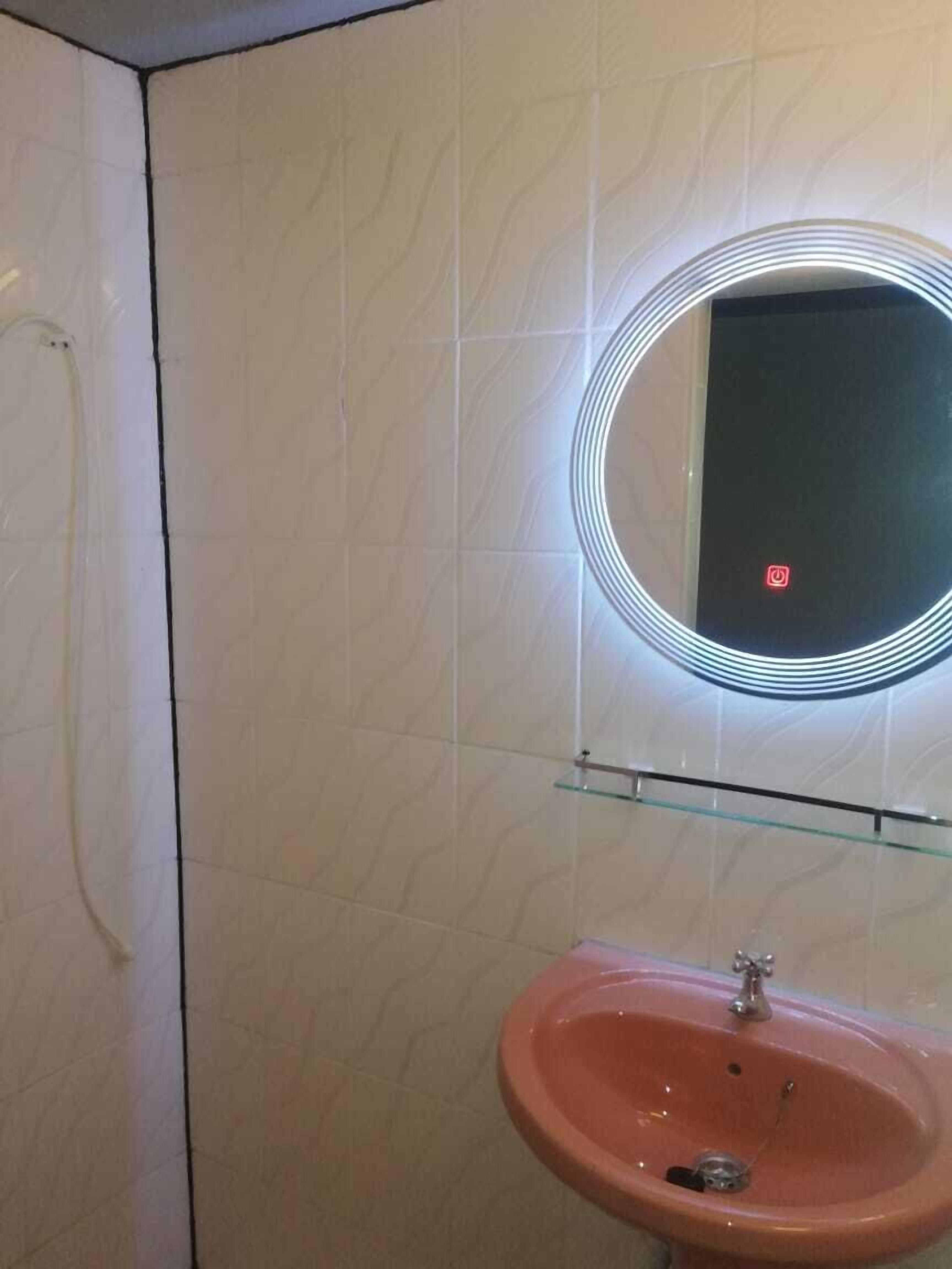 Comfort Twin Room, 1 Bedroom | Bathroom | Shower, slippers, towels, toilet paper
