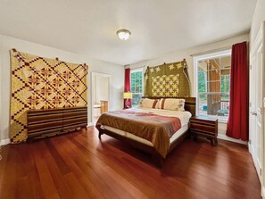5 bedrooms, desk, iron/ironing board, travel cot