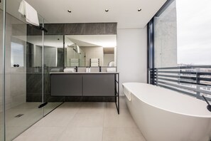 Apartamento | Baño | Ducha y toallas