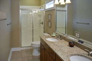 Combined shower/tub