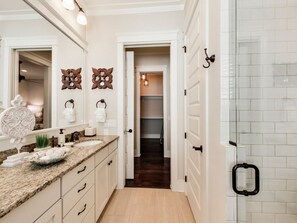 Villa (3 Bedrooms) | Badezimmer