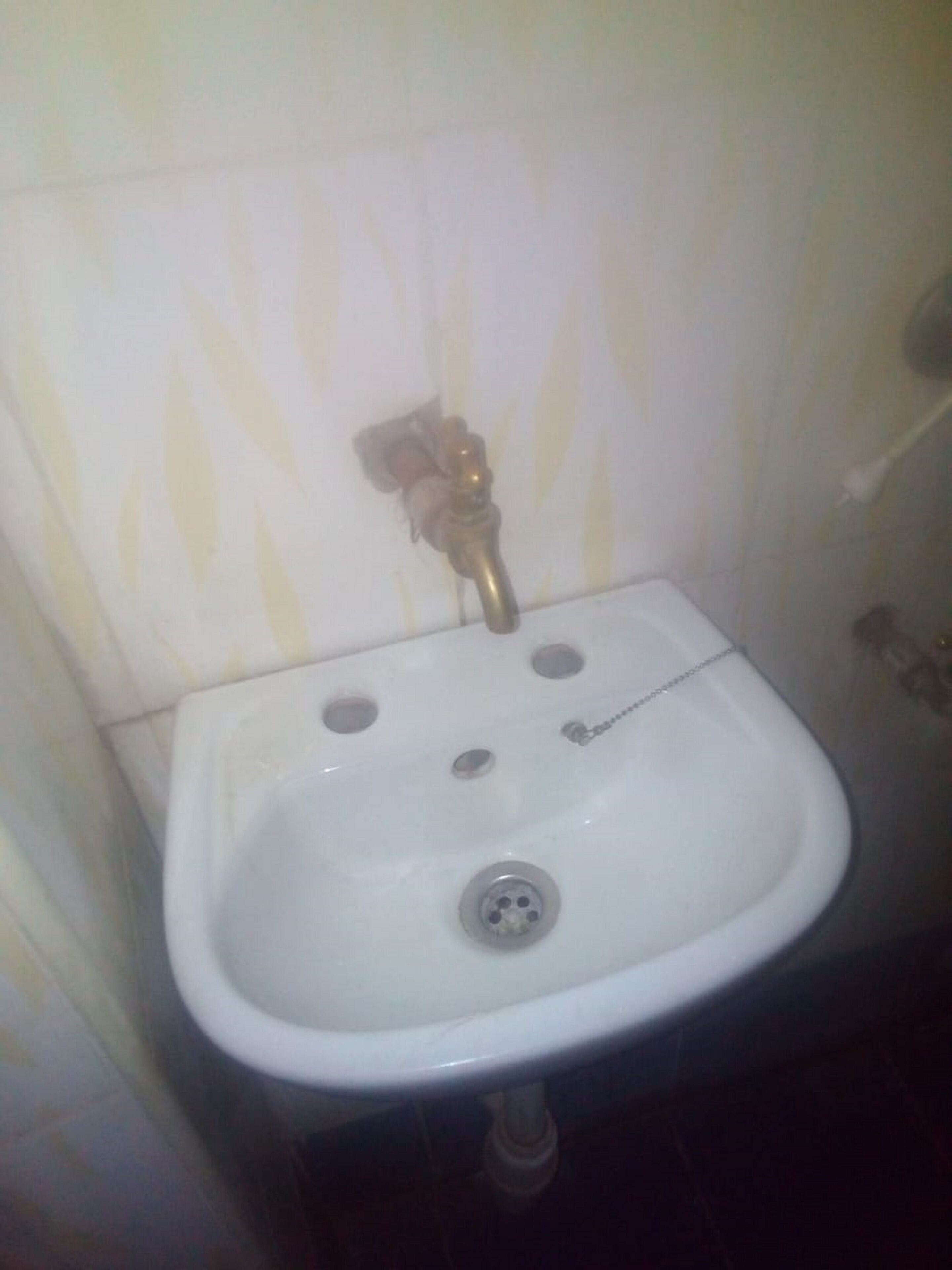 Kamar Single | Wastafel kamar mandi