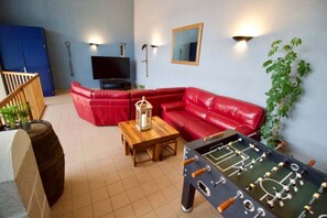 TV, DVD player, table football, ping pong