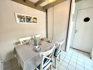 Dining - Maison Jardin du Large by Agence Bru - 323 (Lacanau)