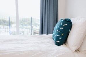 2 bedrooms, iron/ironing board, travel crib, internet